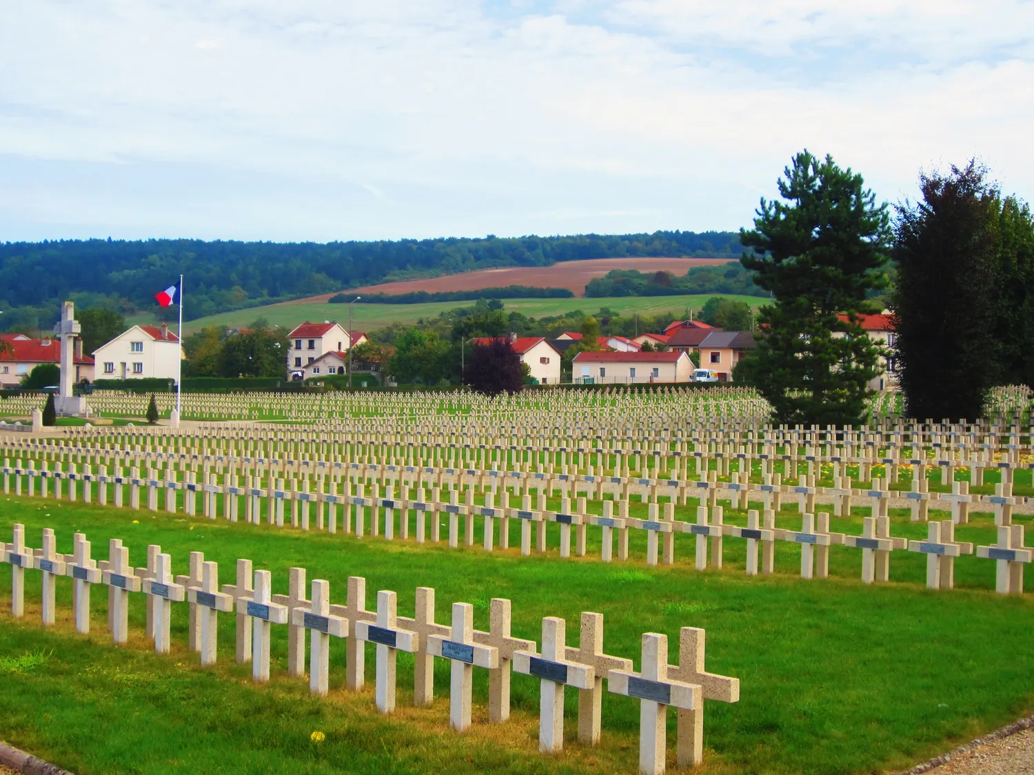 Image qui illustre: Nécropole Nationale Du Faubourg Pavé à Verdun - 1