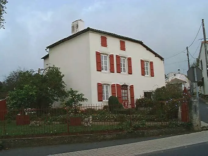 Image qui illustre: Maison dite logis de la Boissière à Celles-sur-Belle - 0