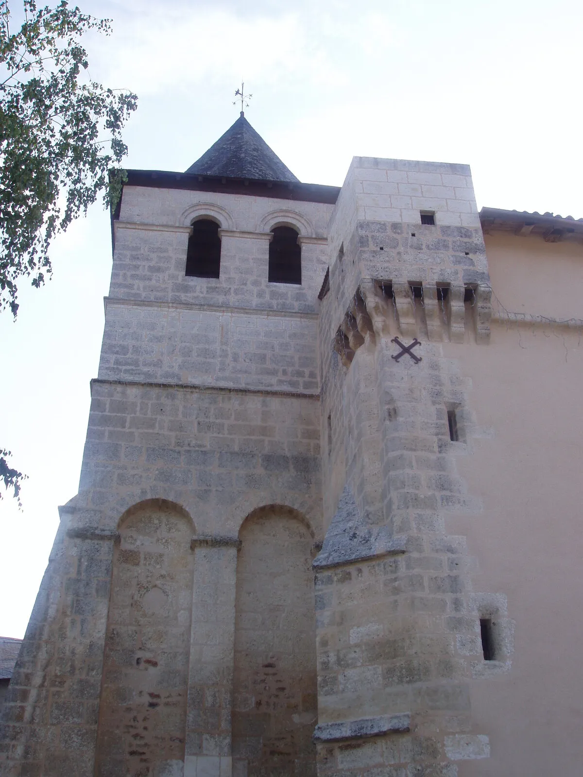 Image qui illustre: Eglise Saint-Martial à Villars - 1