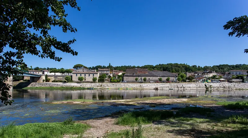 Image qui illustre: Village de Pessac-sur-Dordogne à Pessac-sur-Dordogne - 0