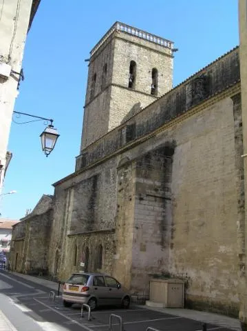 Image qui illustre: Cathédrale Notre-Dame-de-Nazareth