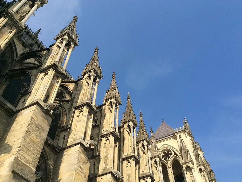 Image qui illustre: Tours De La Cathédrale Notre-dame à Reims - 0