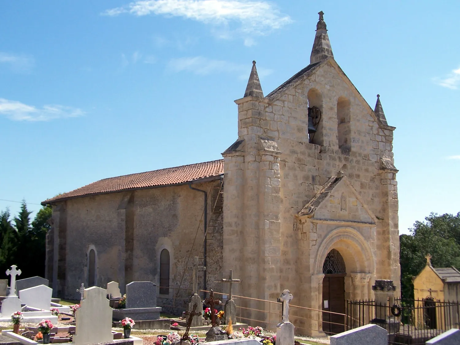 Image qui illustre: Eglise Saint-Pierre de Cleyrac à Cleyrac - 0