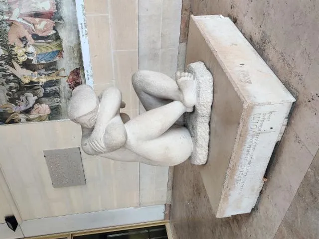 Image qui illustre: Statue 'pensive' de Antoniucci Volti à Orléans