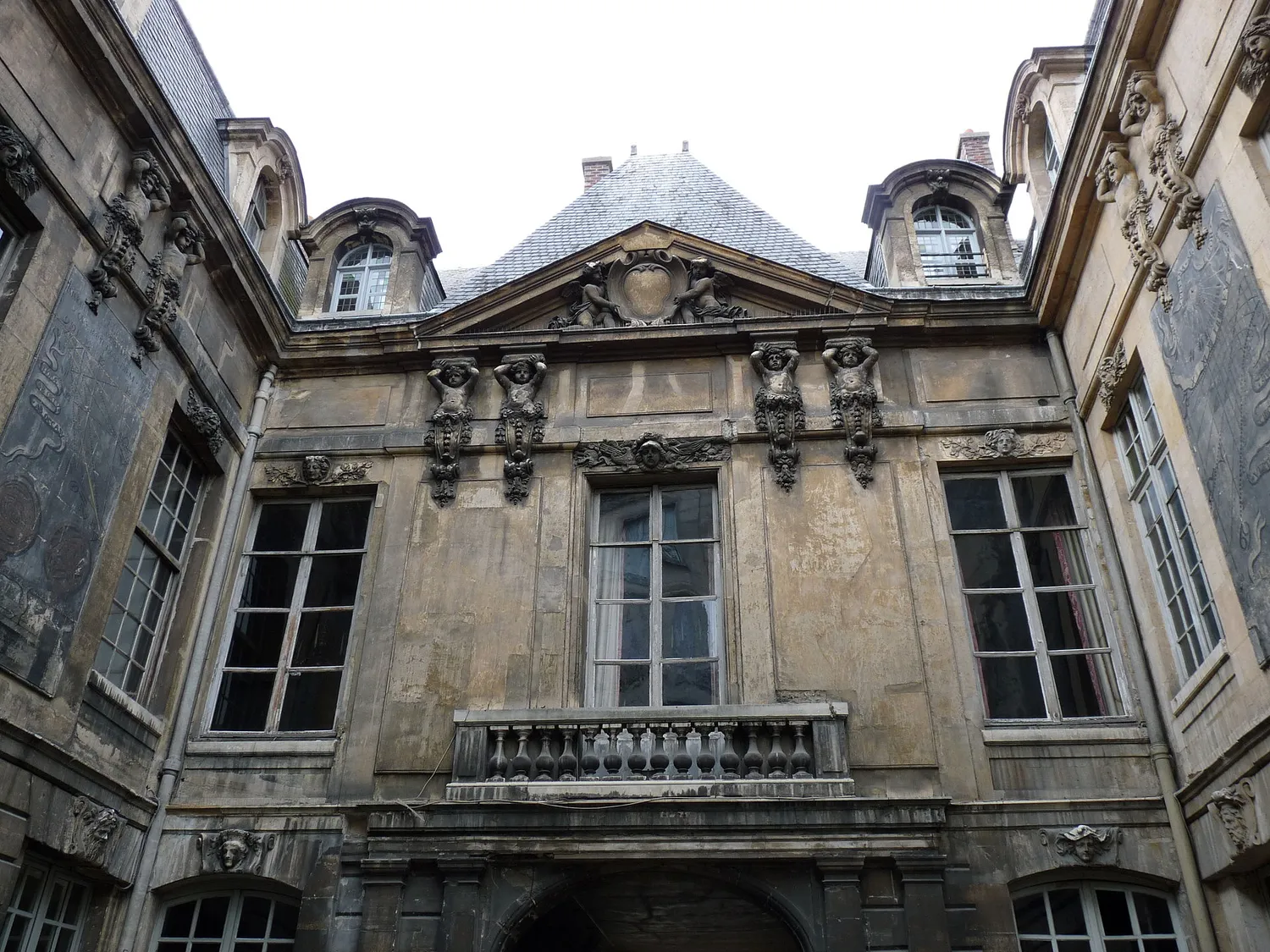 Image qui illustre: Hôtel Amelot de Bisseuil à Paris - 0