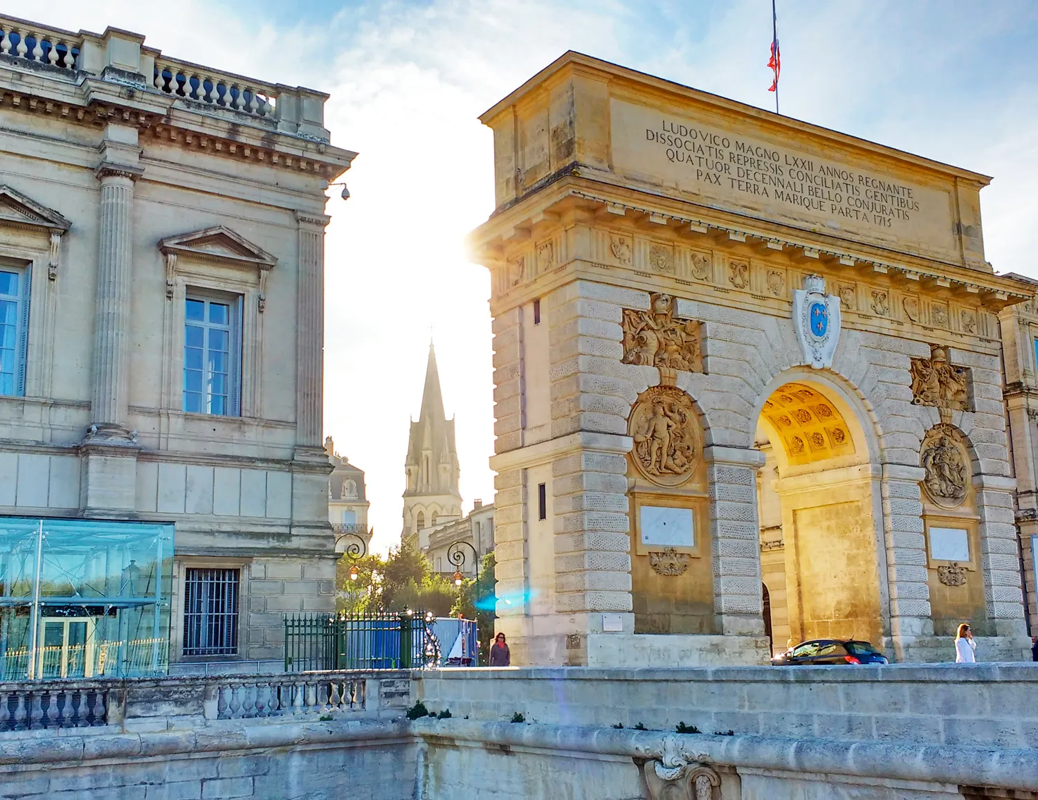 Image qui illustre: Arc De Triomphe à Montpellier - 1