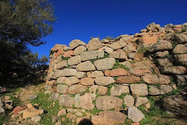 Image qui illustre: Ceccia, Site Archéologique De L’âge Du Bronze