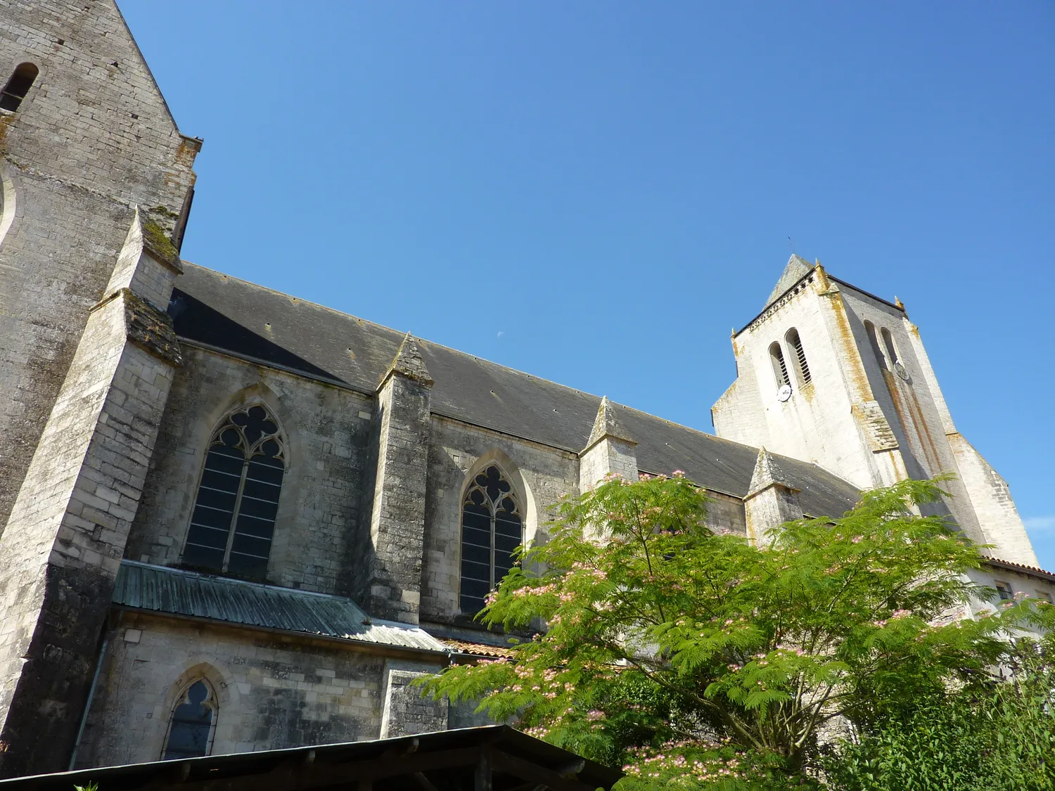 Image qui illustre: Abbaye Royale de Celles-sur-Belle à Celles-sur-Belle - 2