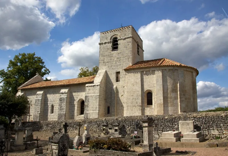 Image qui illustre: Eglise Saint-Martin d'Argentine à La Rochebeaucourt-et-Argentine - 0