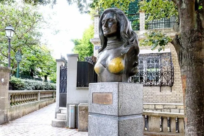 Image qui illustre: Statue de Dalida