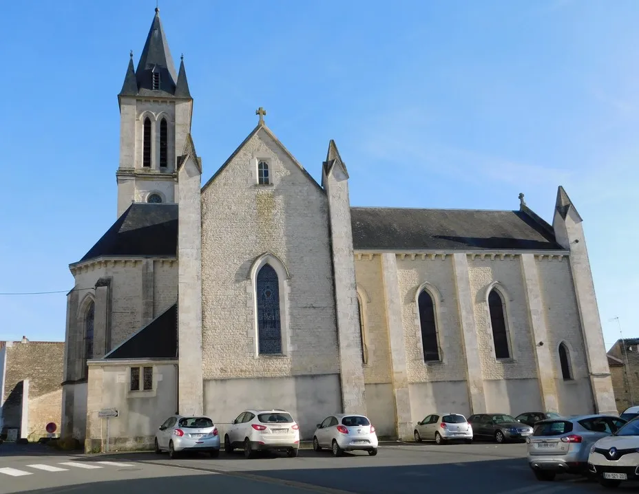 Image qui illustre: Église Notre-Dame-des-Neiges à La Crèche - 0