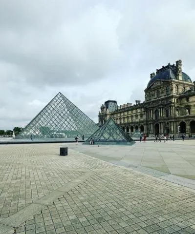 Image qui illustre: Billet coupe-file pour le musée du Louvre