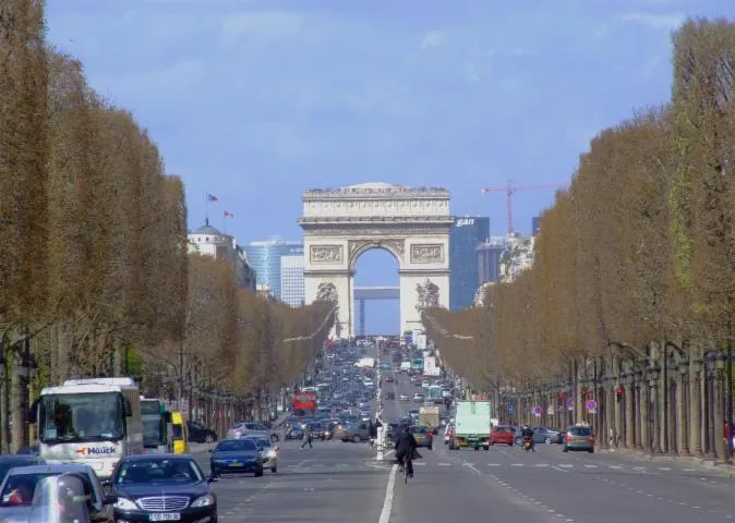 Image qui illustre: Avenue des Champs-Elysées