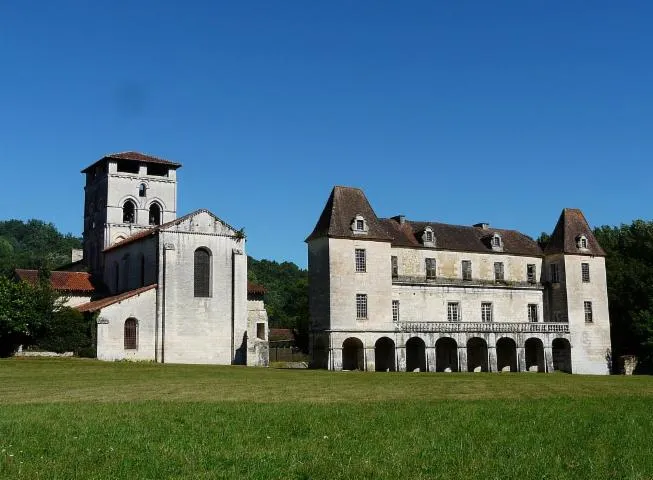 Image qui illustre: Périgueux-Abbaye de Chancelade-Périgueux en écomobilité