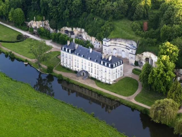 Image qui illustre: Château De Rochambeau