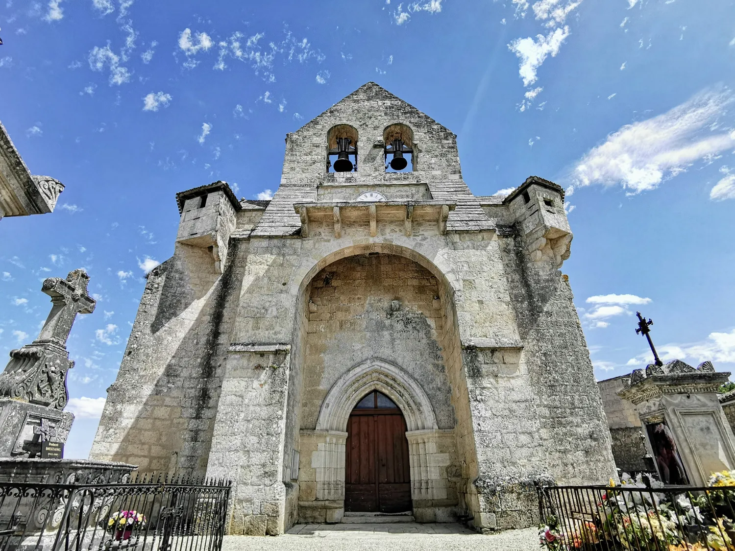 Image qui illustre: Église Saint-Jean à Saint-Jean-de-Blaignac - 0