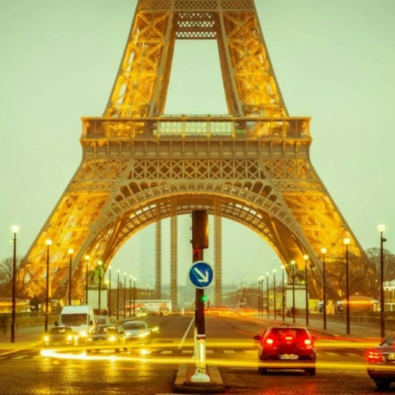 Image qui illustre: Paris : Visite guidée avec audioguide à Paris - 2