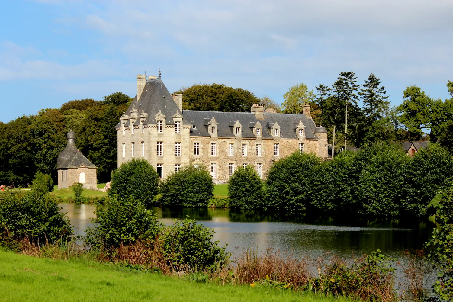 Image qui illustre: Chateau de Kerduel à Pleumeur-Bodou - 0