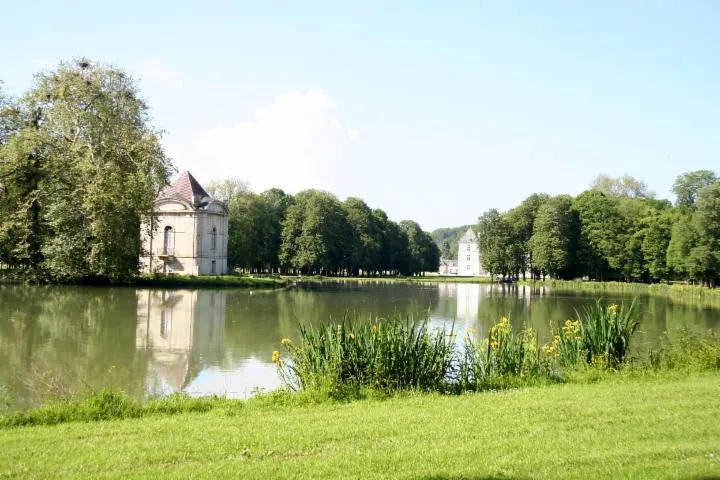 Image qui illustre: Parc du Château d'Ancy-le-Franc