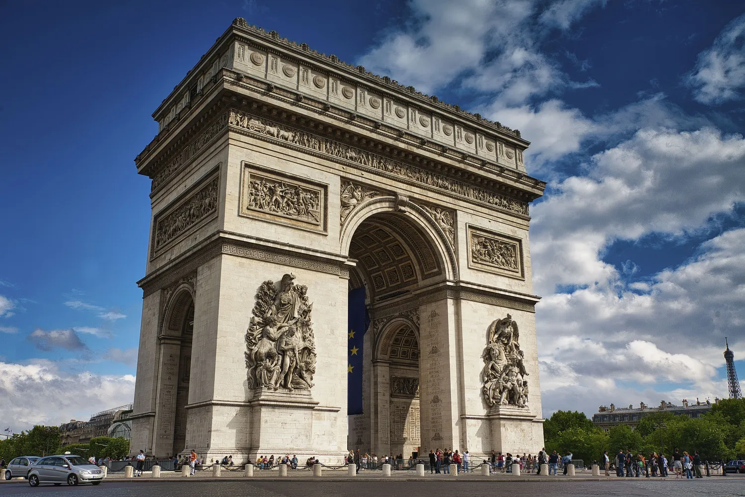 Image qui illustre: Arc de Triomphe à Paris - 0