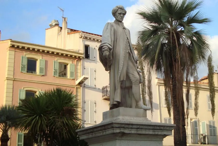 Image qui illustre: Statue de Lord Brougham à Cannes - 0