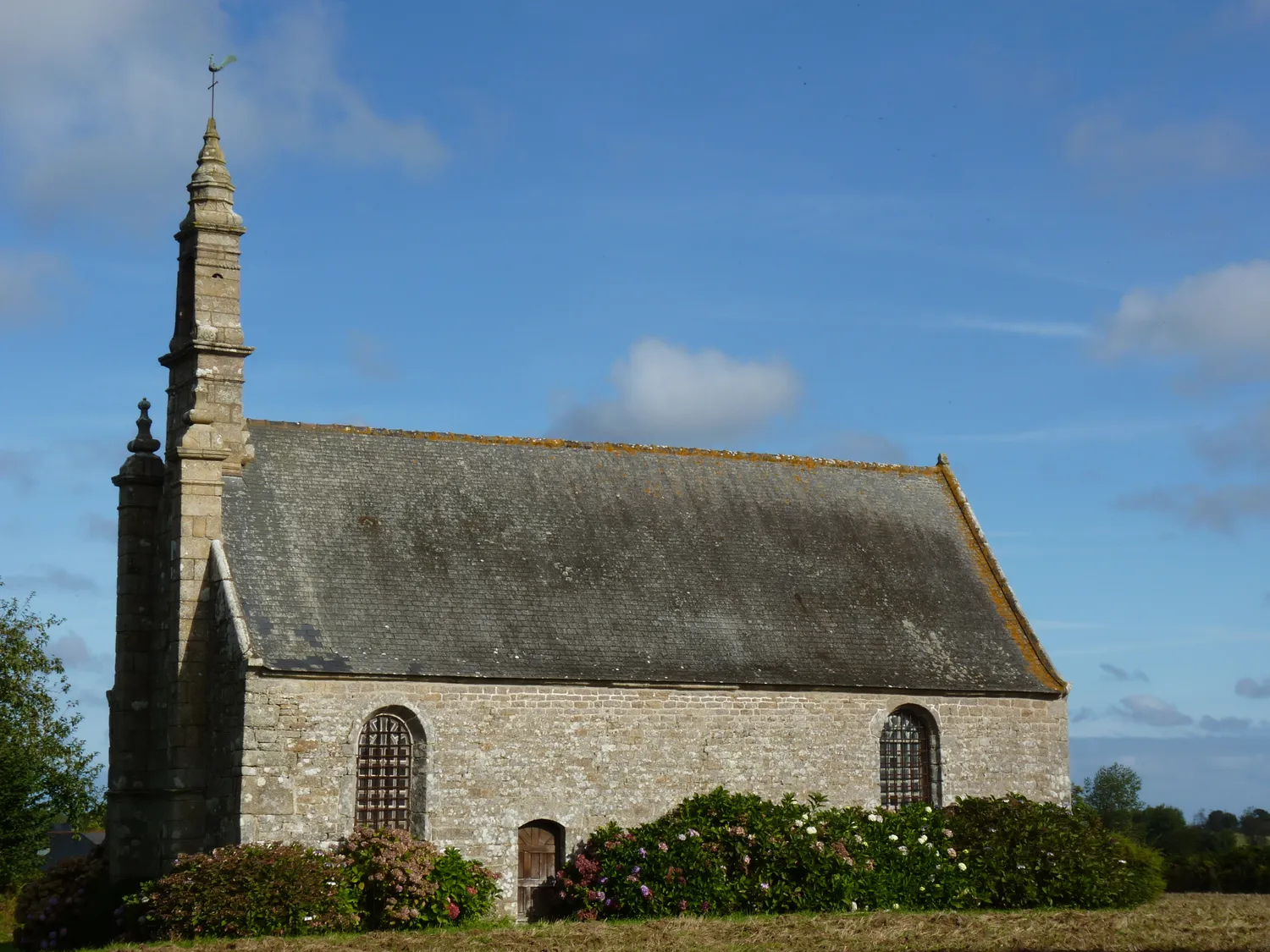 Image qui illustre: Chapelle Saint Cado à Ploumilliau - 0