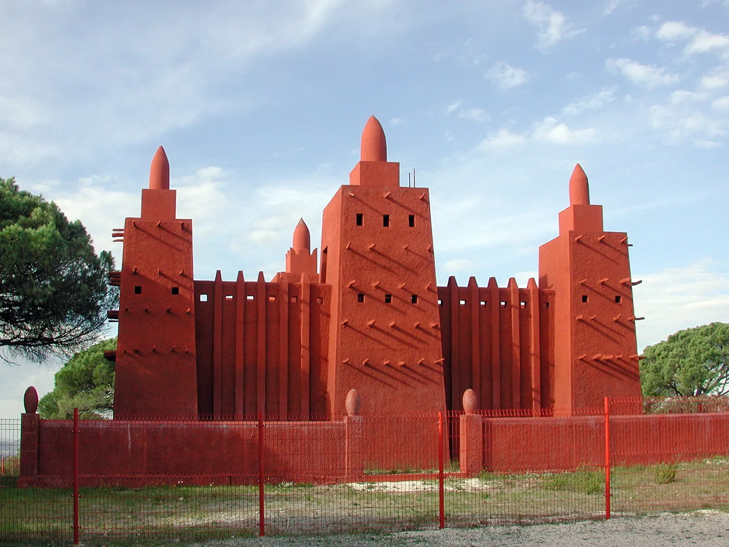 Image qui illustre: Mosquée Missiri à Fréjus - 0