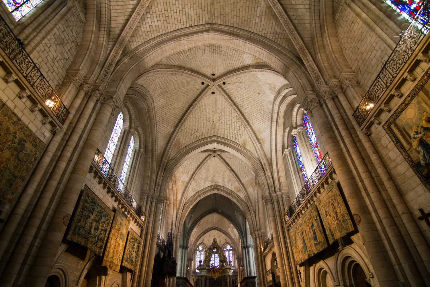Image qui illustre: Cathédrale Saint-maurice à Angers - 0