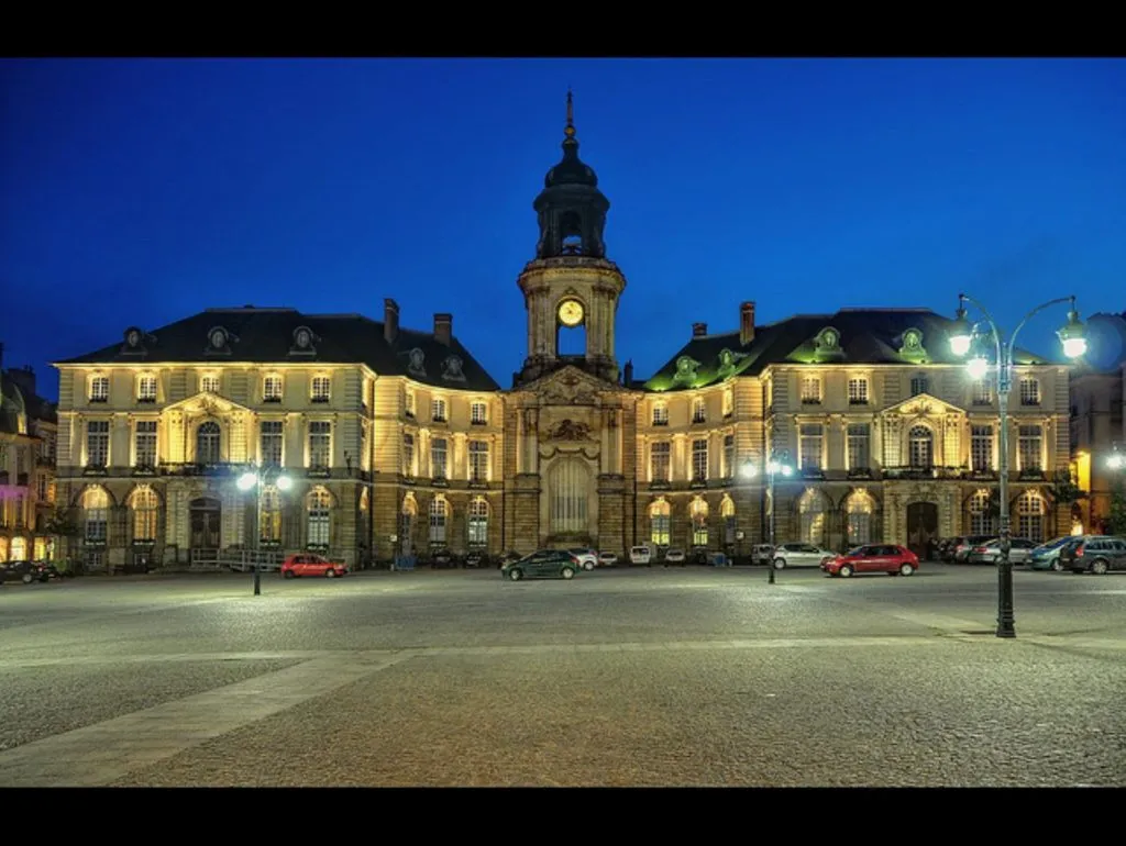 Image qui illustre: Place de la Mairie à Rennes - 2