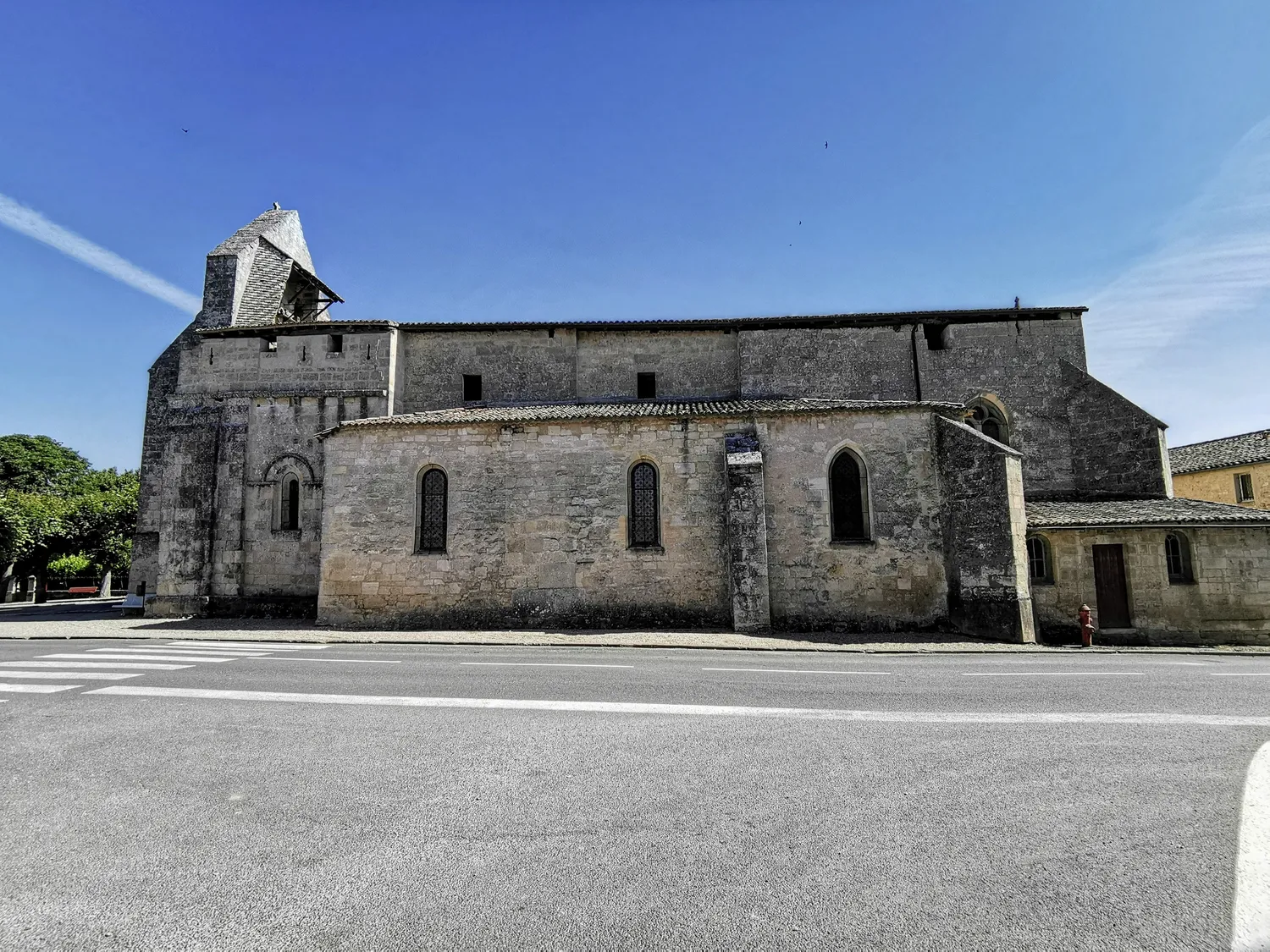 Image qui illustre: Église Saint-Pierre à Naujan-et-Postiac - 2