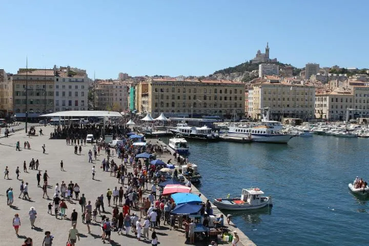 Image qui illustre: La Criée : Le marché aux poissons du Vieux-Port à Marseille
