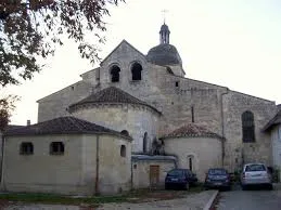 Image qui illustre: Eglise Saint Seurin à Rions - 1