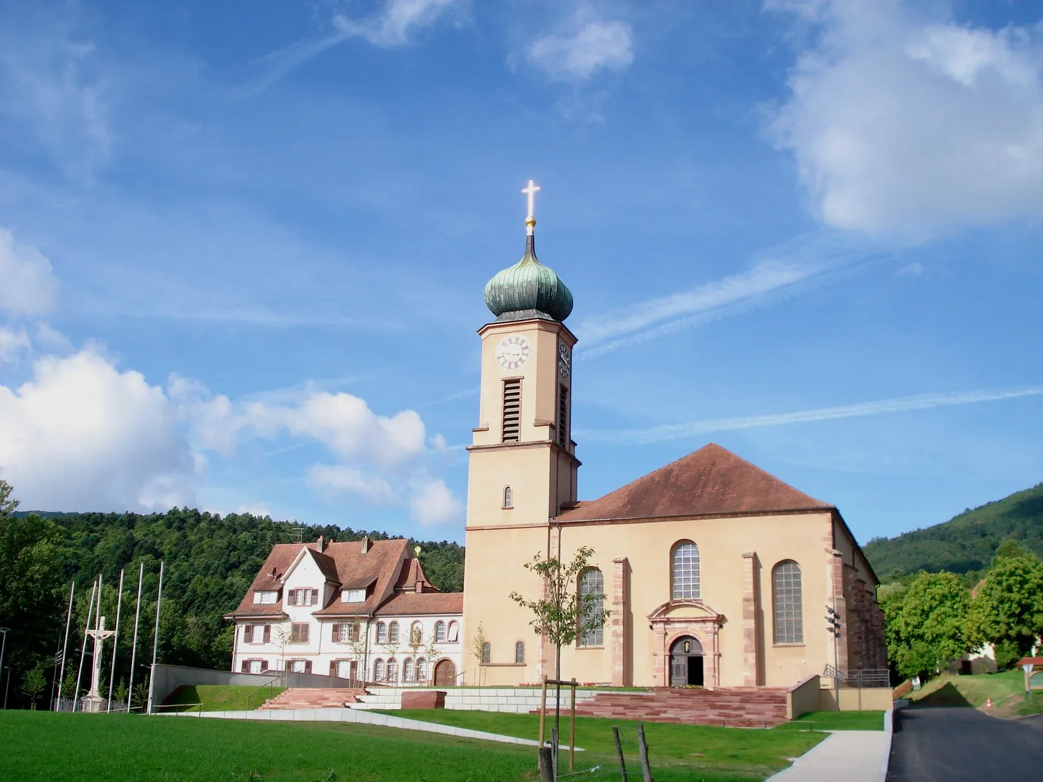 Image qui illustre: Basilique Notre-Dame de Thierenbach à Jungholtz - 0