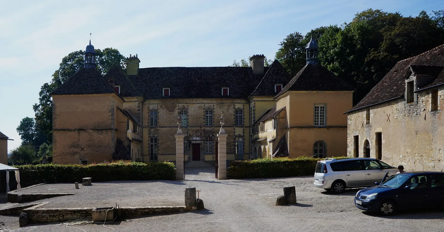 Image qui illustre: Château d'Entre-Deux-Monts à Nuits-Saint-Georges - 0