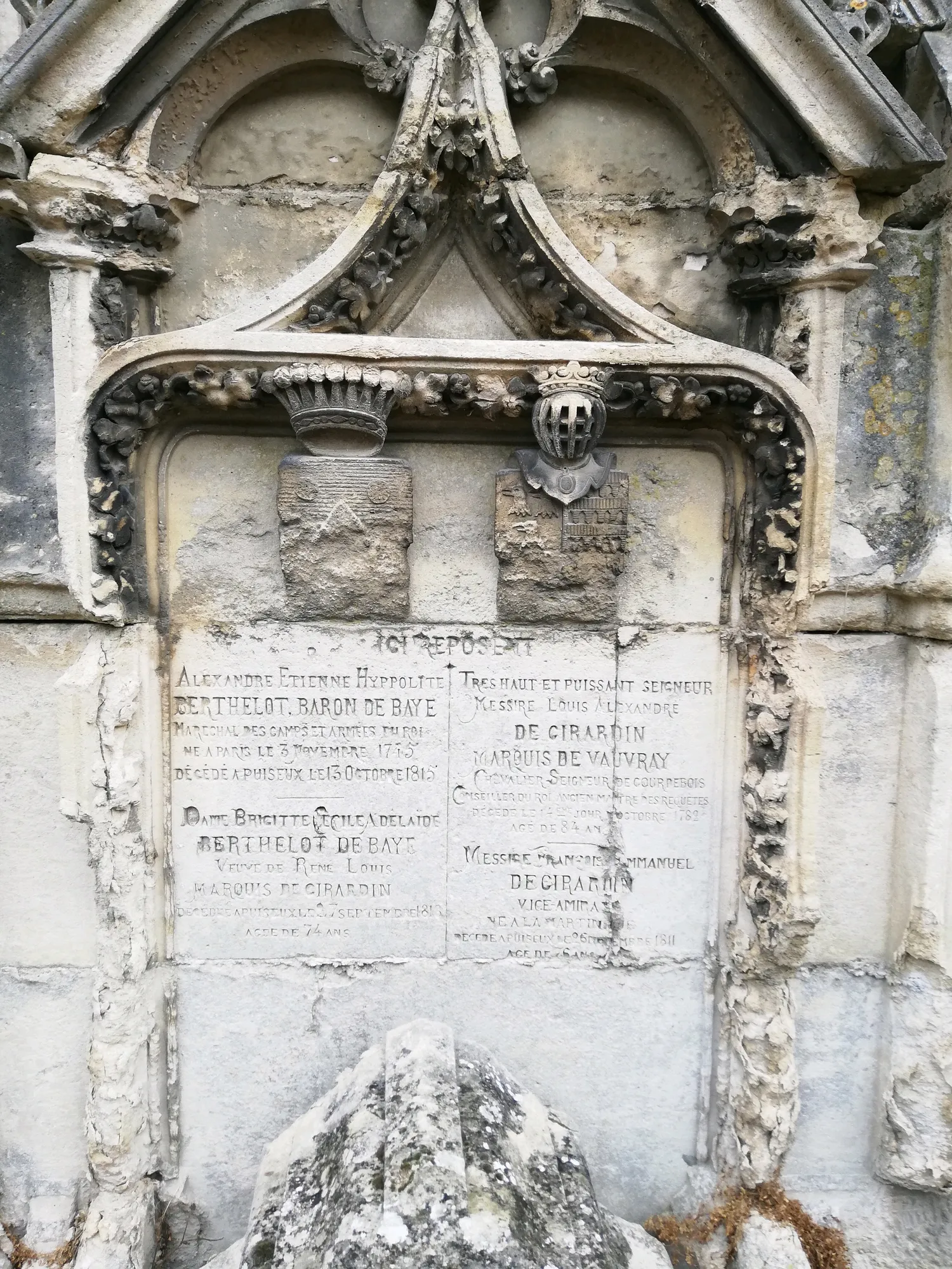 Image qui illustre: Monument funeraire à Puiseux-Pontoise - 1