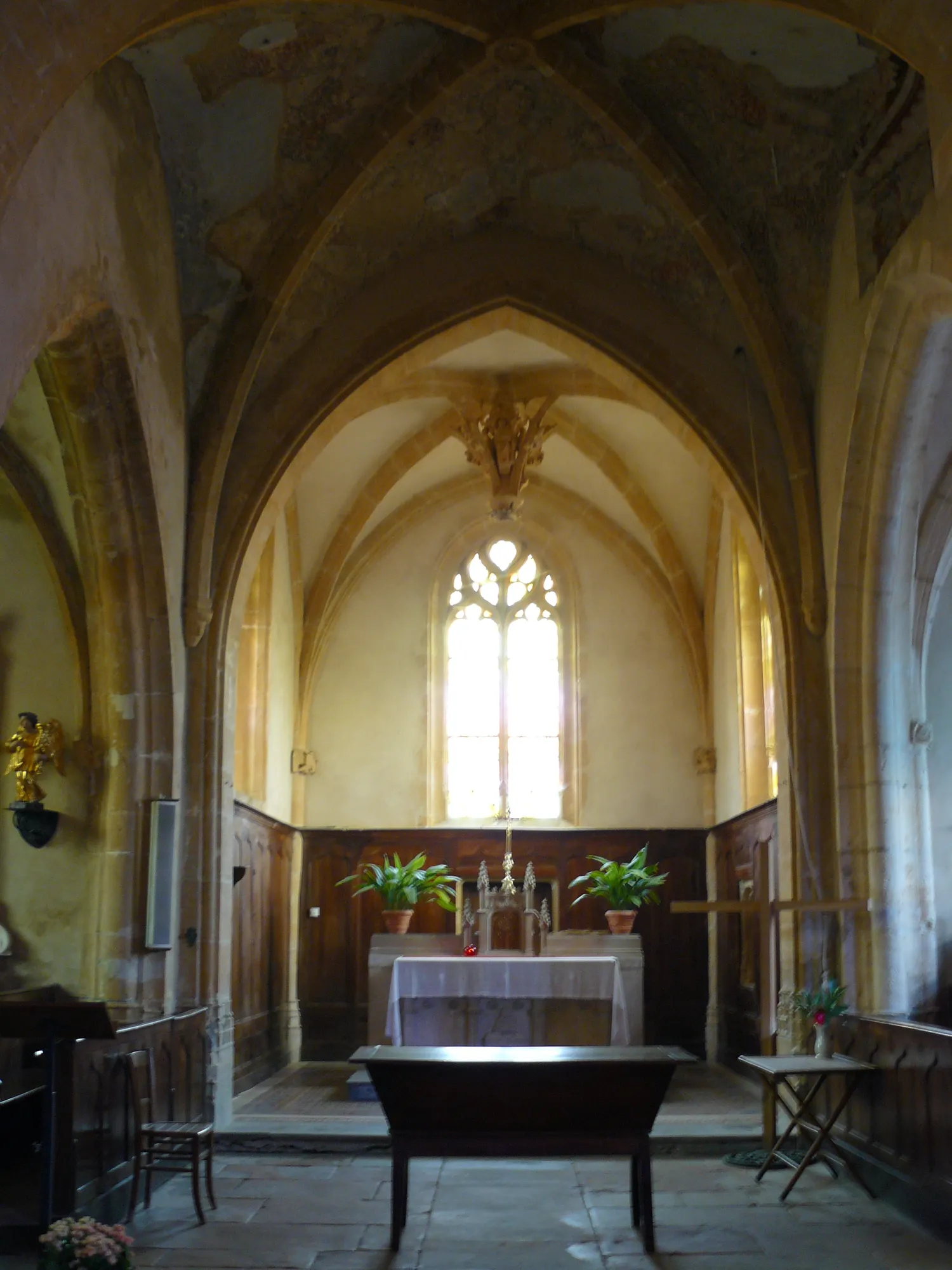 Image qui illustre: Eglise Saint Blaise à Bagnols - 0