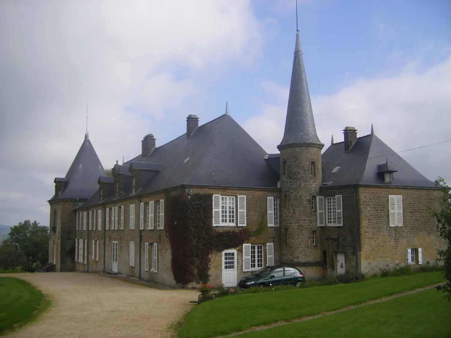 Image qui illustre: Château D'hardoncelle à Remilly-les-Pothées - 0