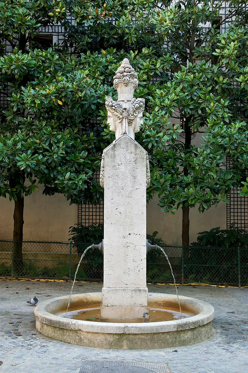 Image qui illustre: Fontaine du Marché-aux-Carmes à Paris - 1