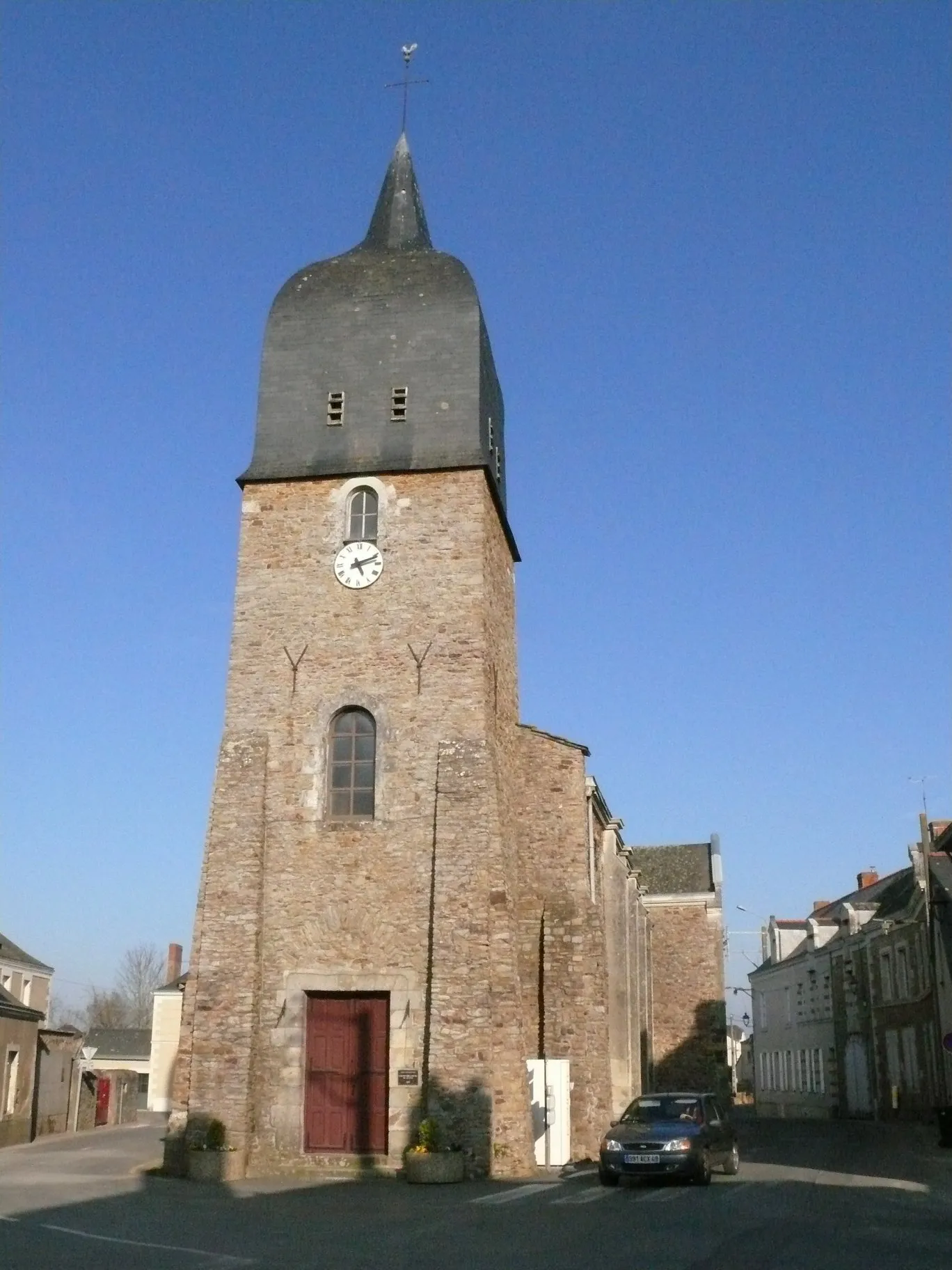 Image qui illustre: Église Saint-pierre Et Saint-paul - Gené à Erdre-en-Anjou - 0
