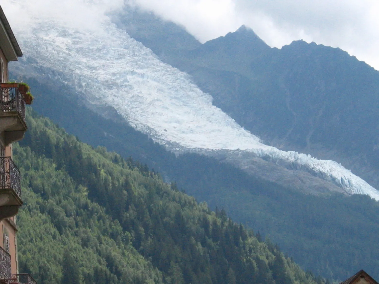 Image qui illustre: Glacier des Bossons à Chamonix-Mont-Blanc - 0