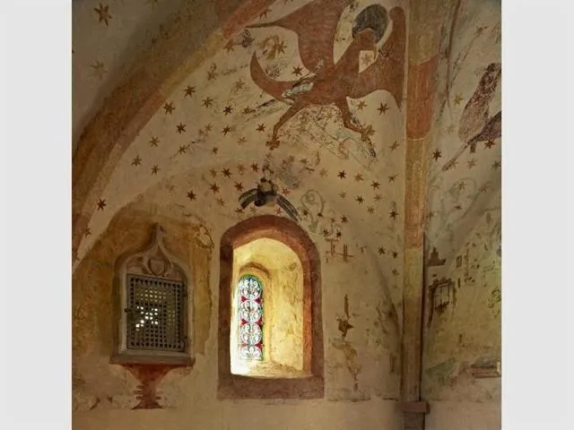 Image qui illustre: L'église Et Ses Fresques