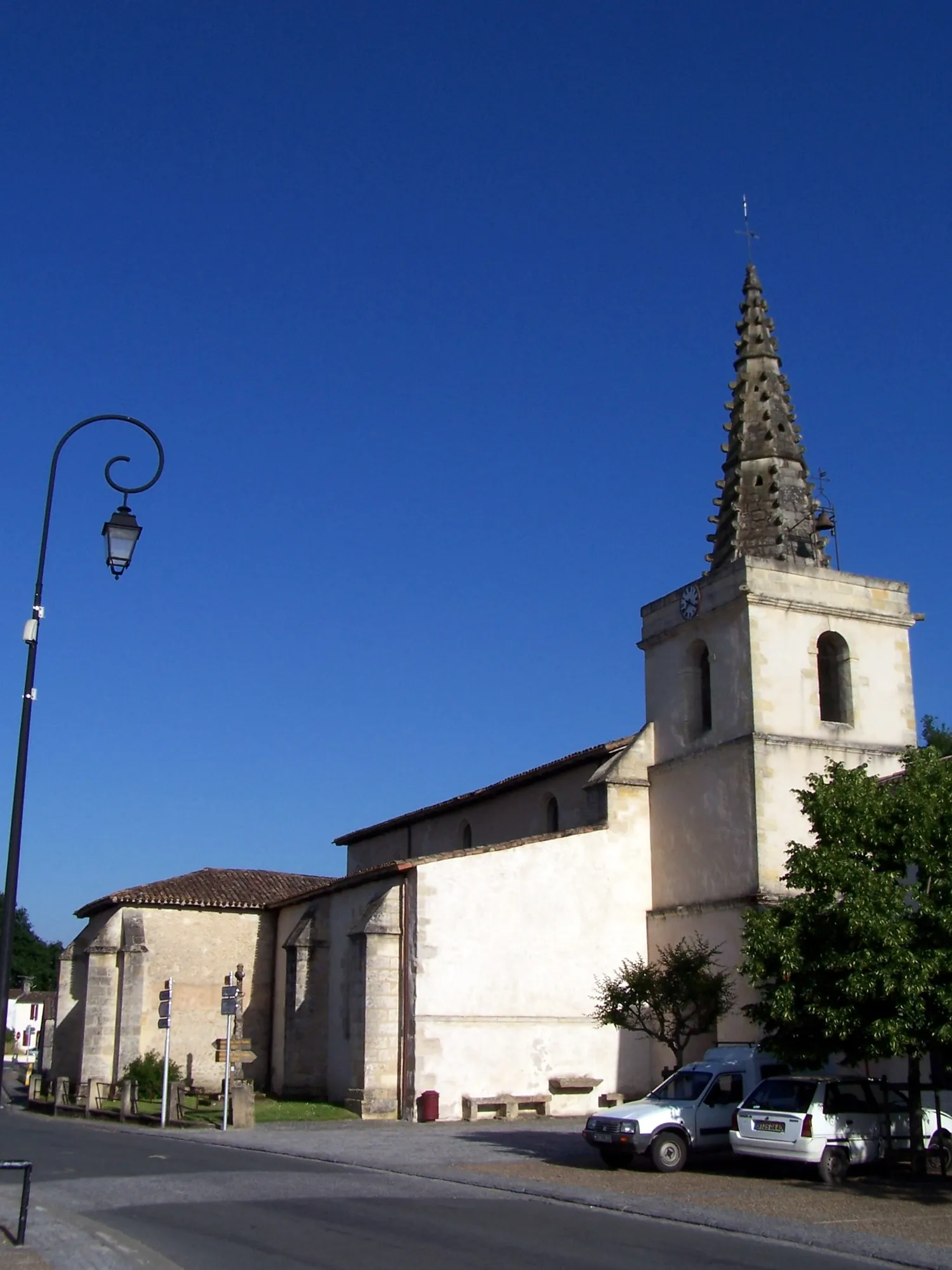 Image qui illustre: Eglise de Saint-Michel-de-Rieufret à Saint-Michel-de-Rieufret - 1
