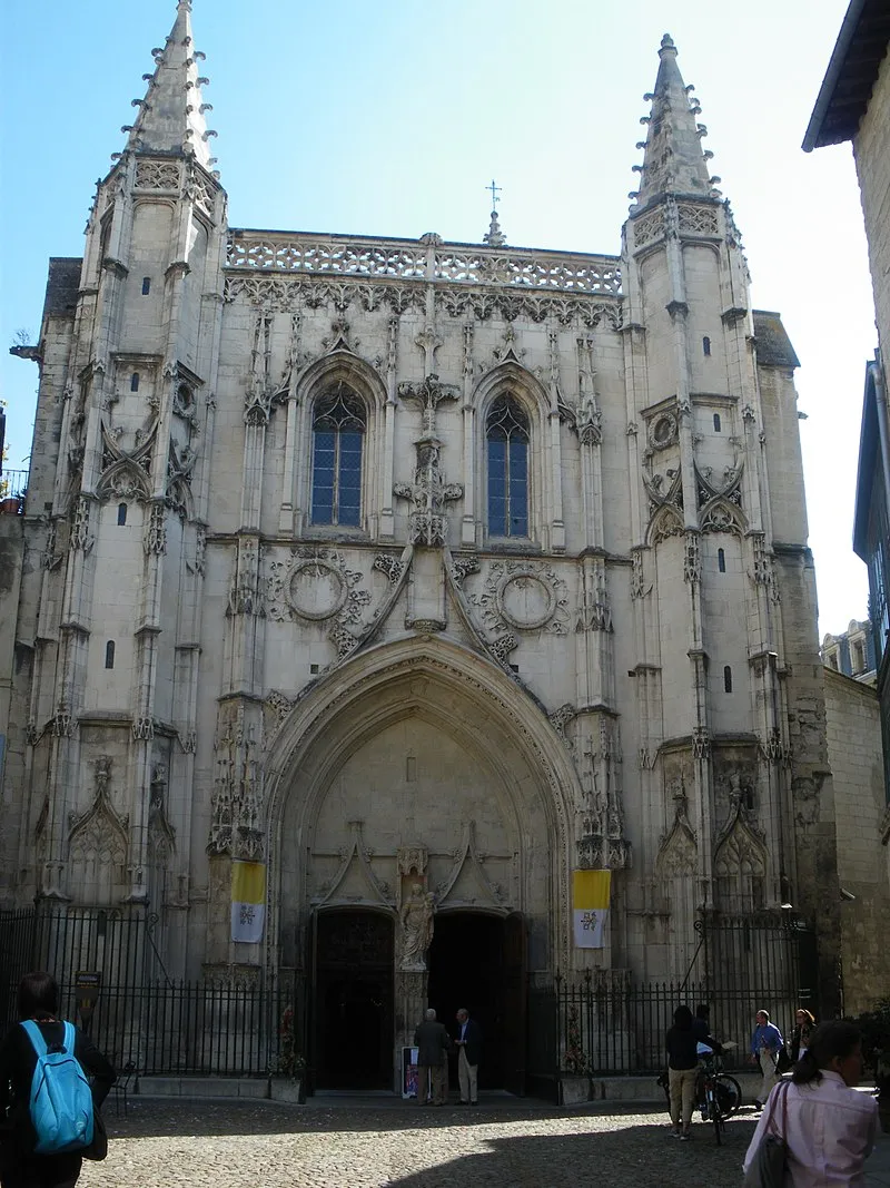 Image qui illustre: Basilique Saint-Pierre à Avignon - 0