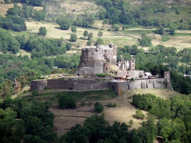 Image qui illustre: Château de Murol