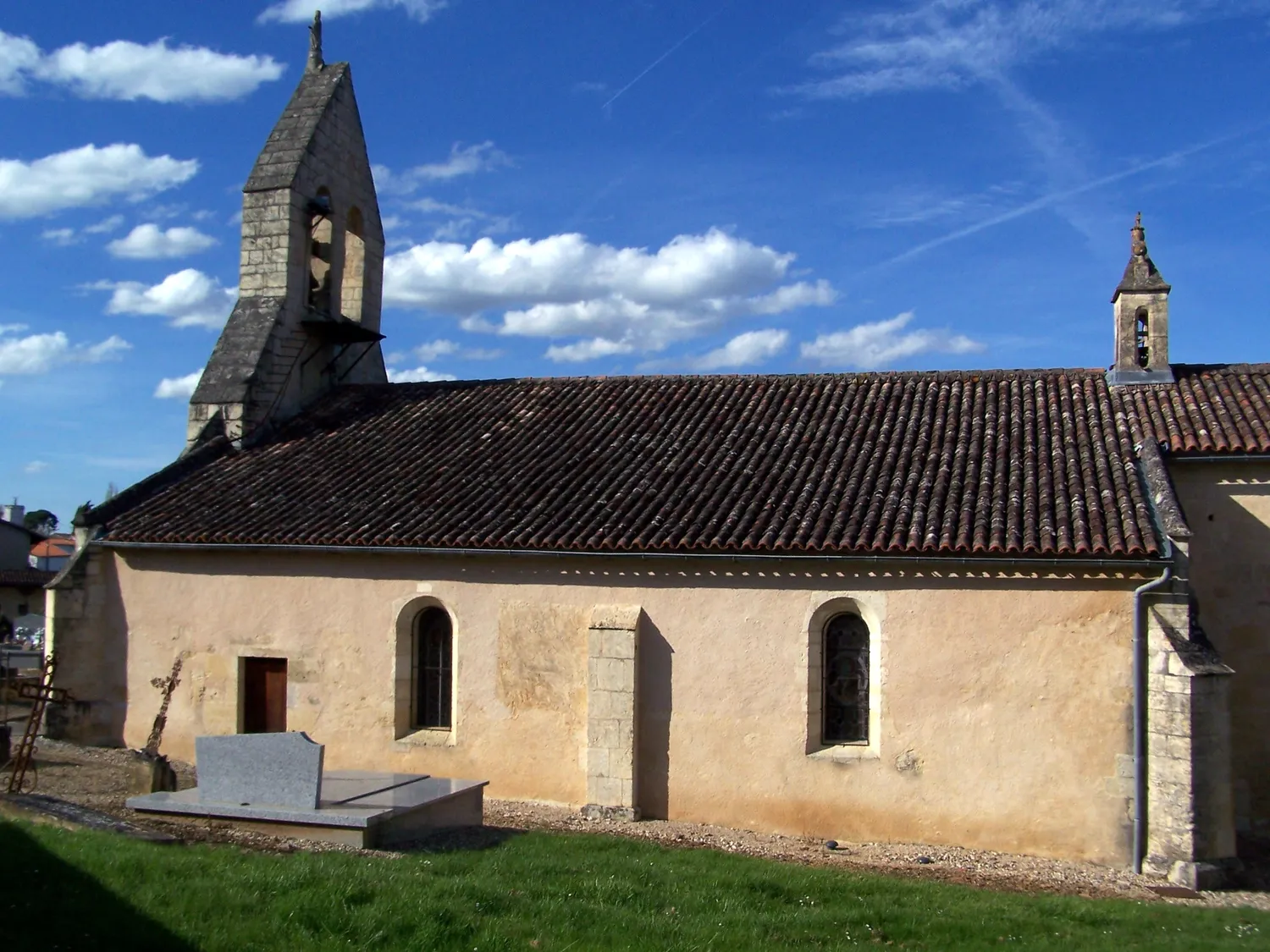 Image qui illustre: Eglise Saint-Seurin d'Escoussans à Escoussans - 1
