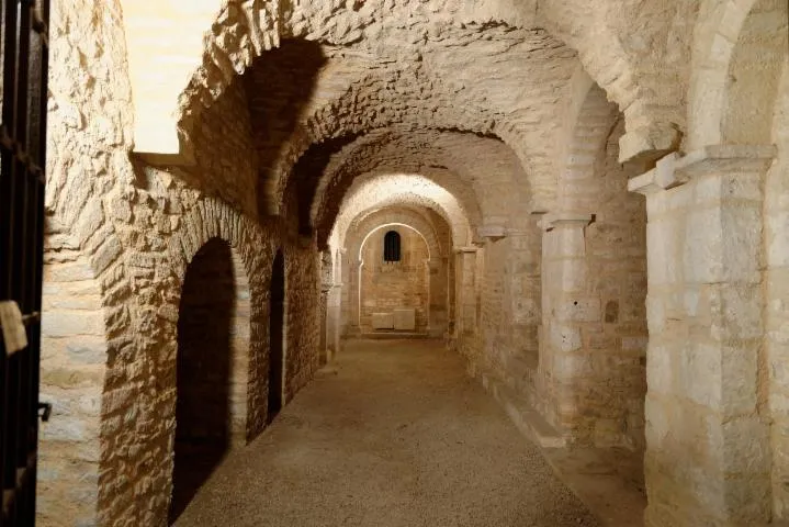 Image qui illustre: Crypte de l'Abbaye de Flavigny
