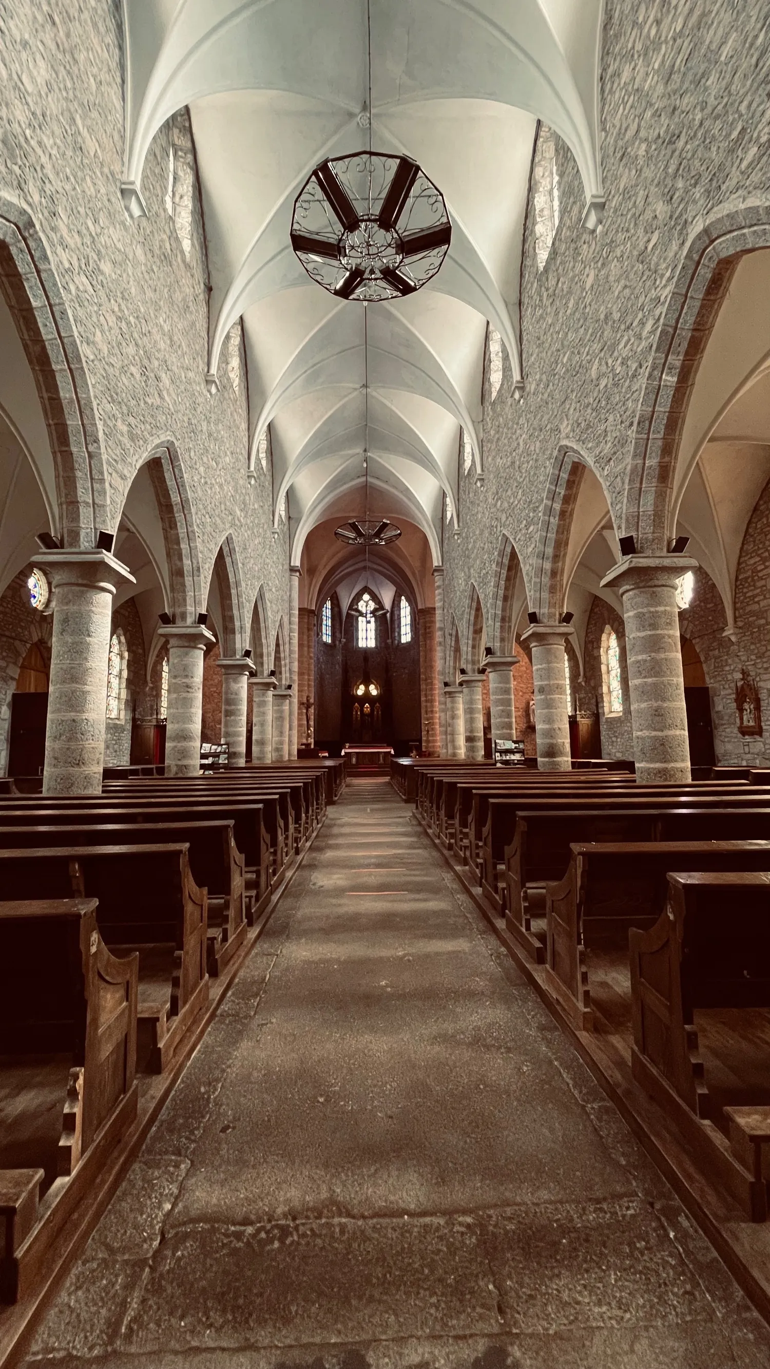 Image qui illustre: L'Église Saint-Pierre et Saint-Paul à Plémy - 2