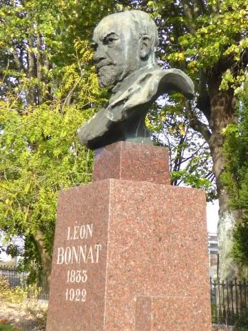 Image qui illustre: Statue Léon Bonnat