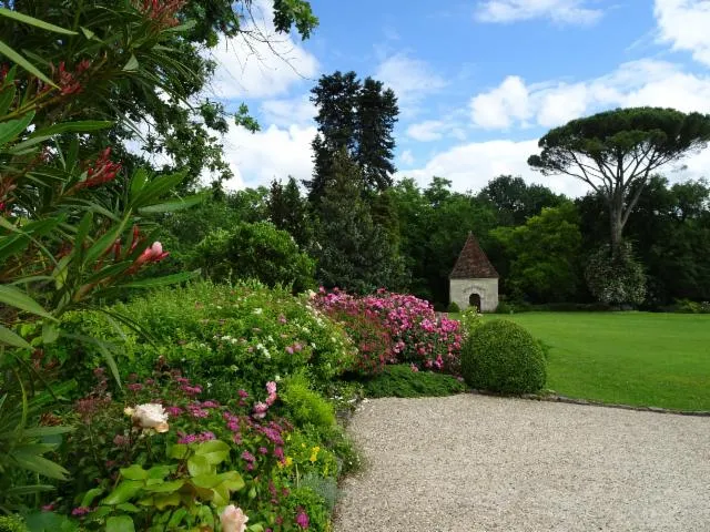 Image qui illustre: Visite guidée des jardins d'Arpaillan