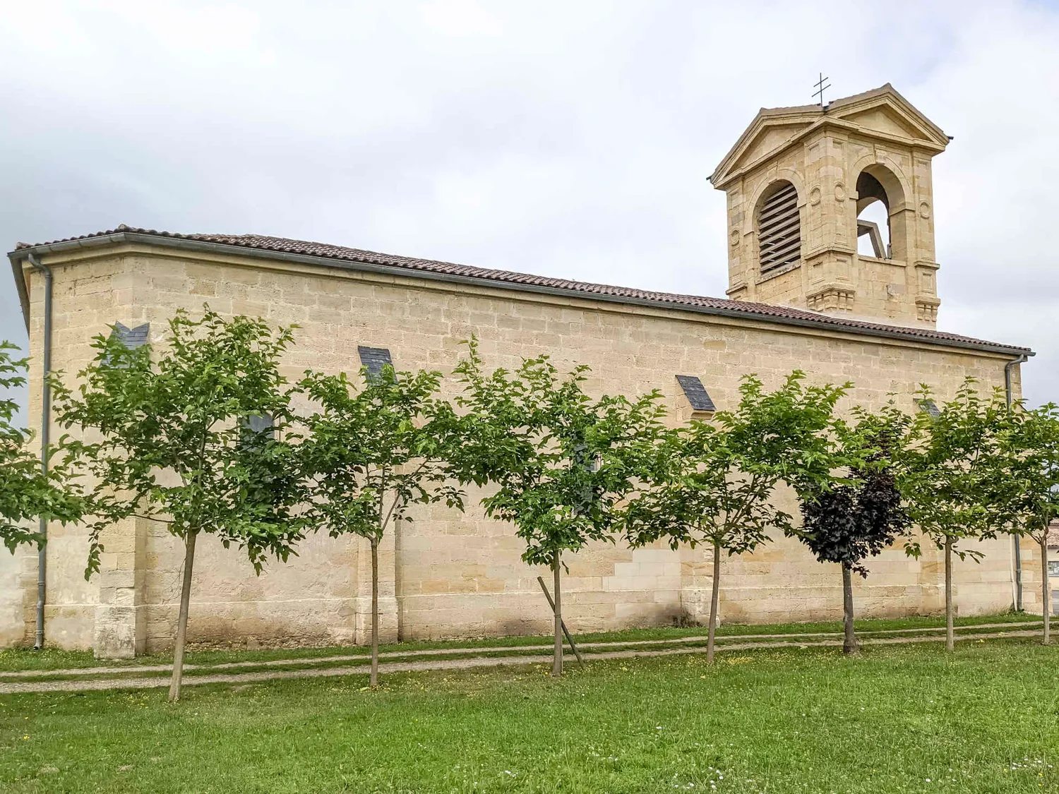Image qui illustre: Église Saint-Ferdinand à Mouliets-et-Villemartin - 2